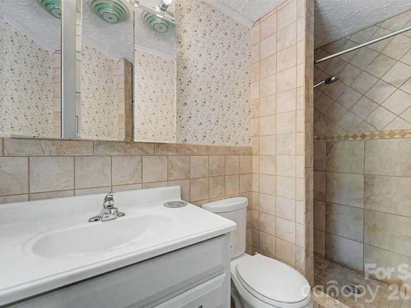 1747 University Heights Road, Cullowhee, NC 28723.  MLS# CAR4387686, YatesRealty ID 38972. 