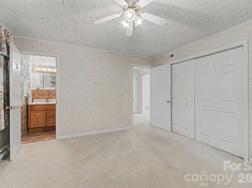 1747 University Heights Road, Cullowhee, NC 28723.  MLS# CAR4387686, YatesRealty ID 38972. 
