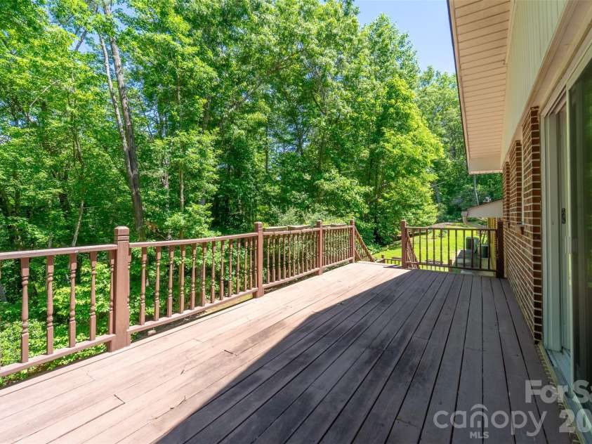 1747 University Heights Road, Cullowhee, NC 28723.  MLS# CAR4387686, YatesRealty ID 38972. 