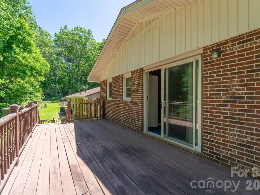 1747 University Heights Road, Cullowhee, NC 28723.  MLS# CAR4387686, YatesRealty ID 38972. 