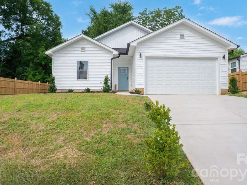 221 Ann Street, Concord, NC 28025.  MLS# CAR4406571, YatesRealty ID 38973. 