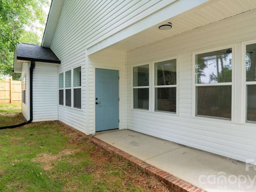 221 Ann Street, Concord, NC 28025.  MLS# CAR4406571, YatesRealty ID 38973. 