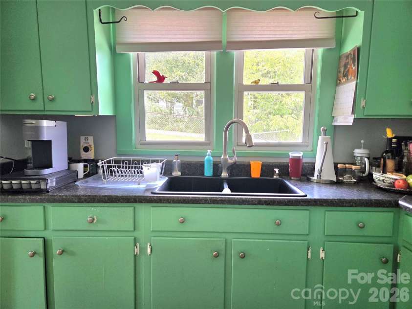 201 Stafford Street, Black Mountain, NC 28711.  MLS# CAR4404572, YatesRealty ID 38974. 