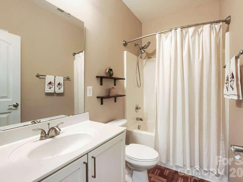 15834 Kiser Corner Lane, Davidson, NC 28036.  MLS# CAR4405462, YatesRealty ID 38975. 