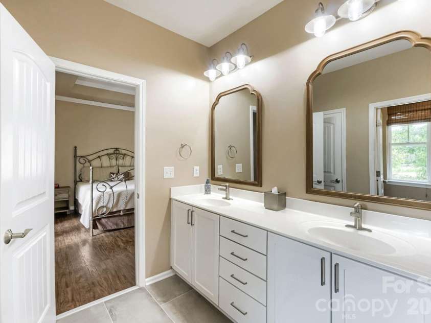 15834 Kiser Corner Lane, Davidson, NC 28036.  MLS# CAR4405462, YatesRealty ID 38975. 