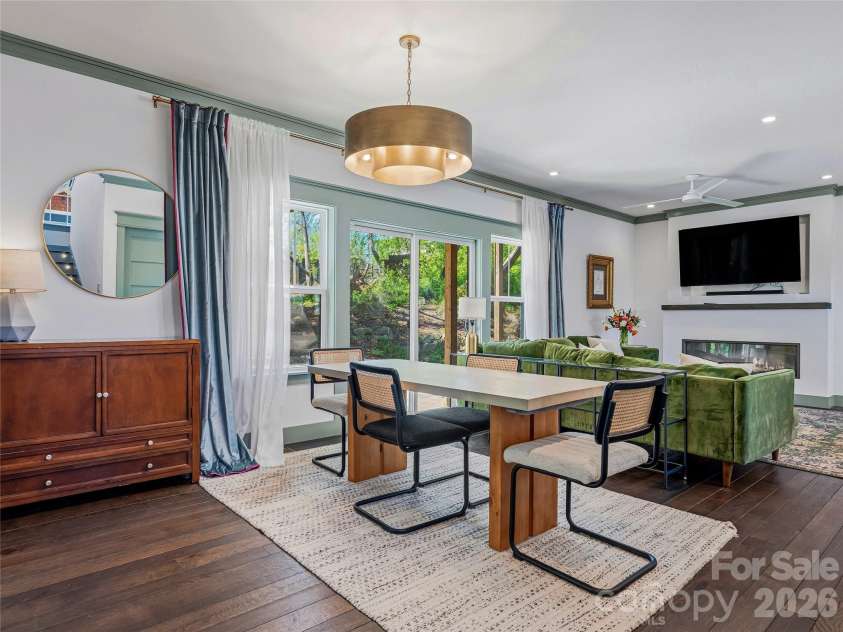 55 Acona Lane, Asheville, NC 28803.  MLS# CAR4368866, YatesRealty ID 38976. 
