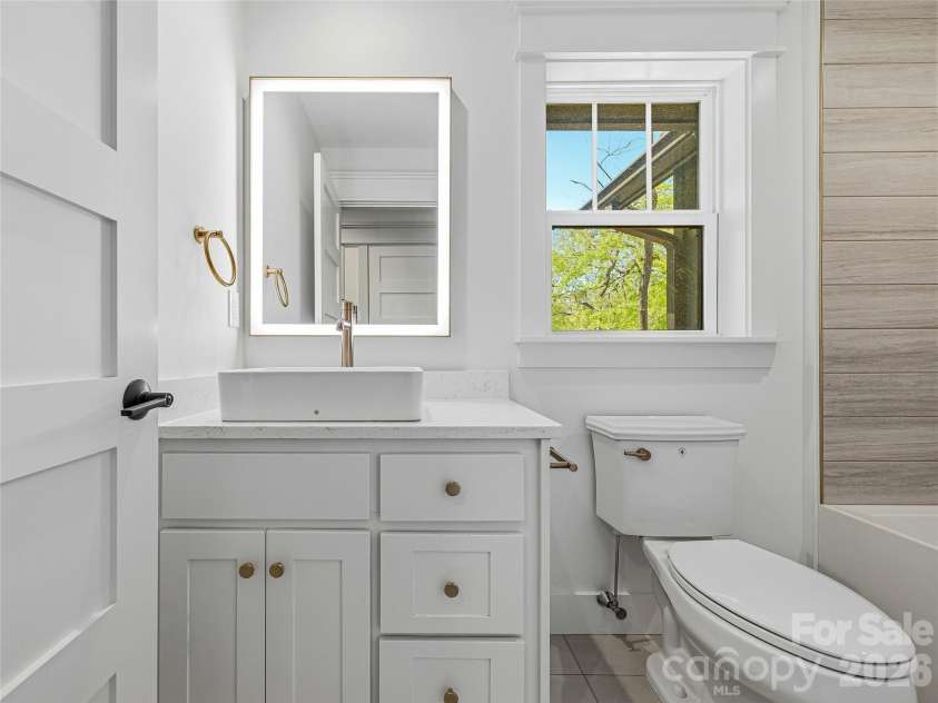 55 Acona Lane, Asheville, NC 28803.  MLS# CAR4368866, YatesRealty ID 38976. 