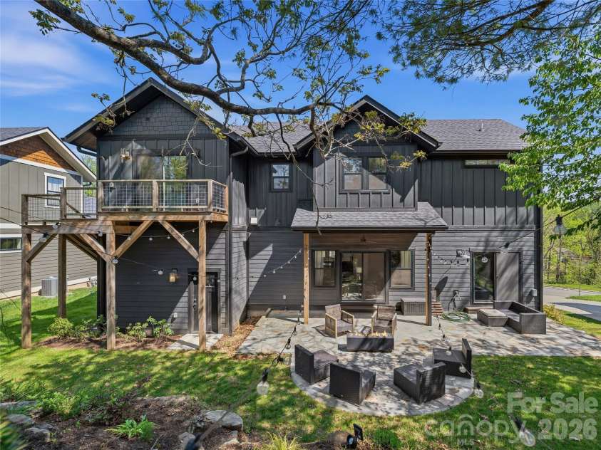 55 Acona Lane, Asheville, NC 28803.  MLS# CAR4368866, YatesRealty ID 38976. 