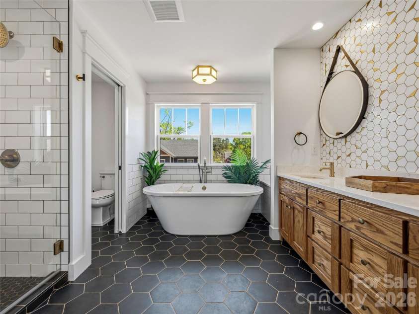55 Acona Lane, Asheville, NC 28803.  MLS# CAR4368866, YatesRealty ID 38976. Primary Bathroom