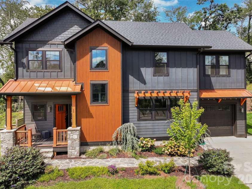 55 Acona Lane, Asheville, NC 28803.  MLS# CAR4421383, YatesRealty ID 38976. 
