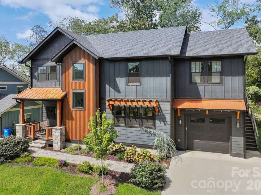 55 Acona Lane, Asheville, NC 28803.  MLS# CAR4421383, YatesRealty ID 38976. 