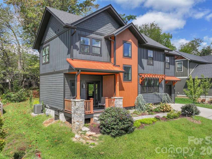 55 Acona Lane, Asheville, NC 28803.  MLS# CAR4421383, YatesRealty ID 38976. 