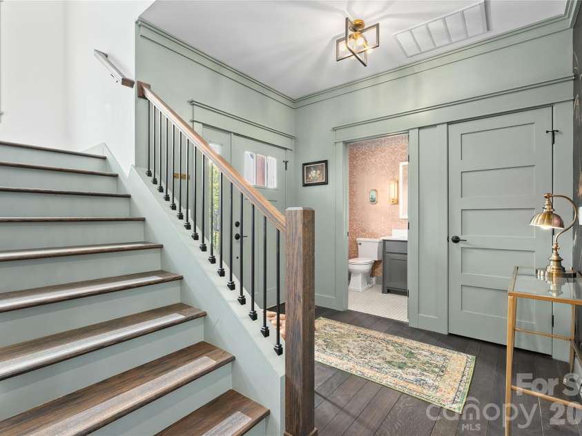 55 Acona Lane, Asheville, NC 28803.  MLS# CAR4421383, YatesRealty ID 38976. 