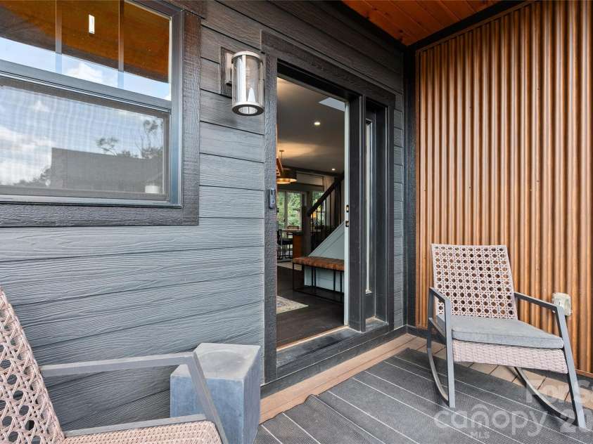 55 Acona Lane, Asheville, NC 28803.  MLS# CAR4421383, YatesRealty ID 38976. 
