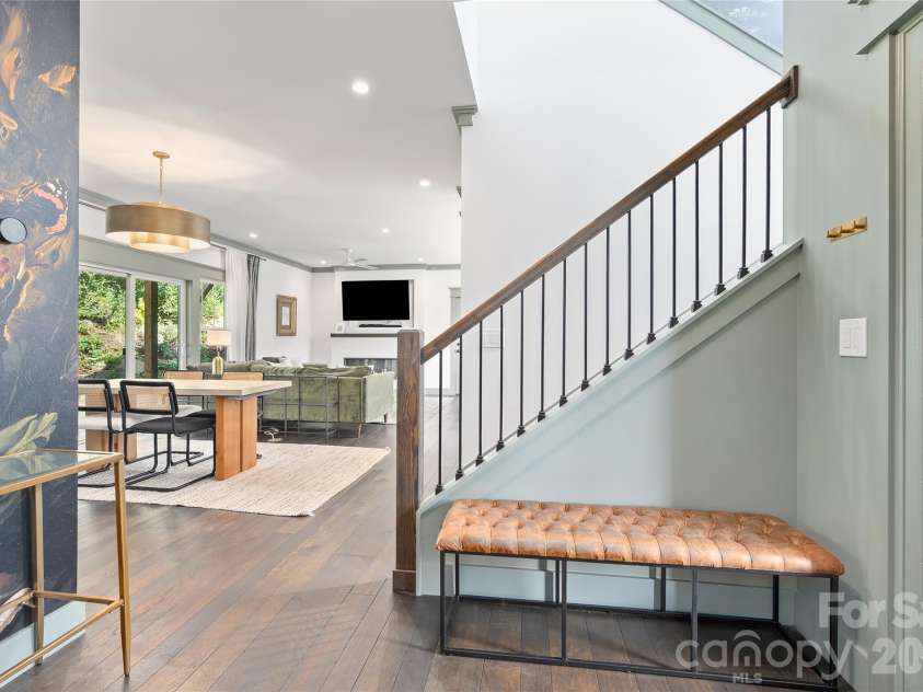 55 Acona Lane, Asheville, NC 28803.  MLS# CAR4421383, YatesRealty ID 38976. 