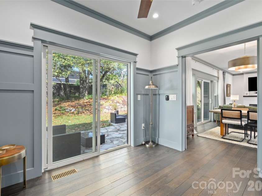 55 Acona Lane, Asheville, NC 28803.  MLS# CAR4421383, YatesRealty ID 38976. 
