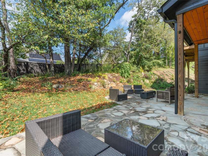 55 Acona Lane, Asheville, NC 28803.  MLS# CAR4421383, YatesRealty ID 38976. 