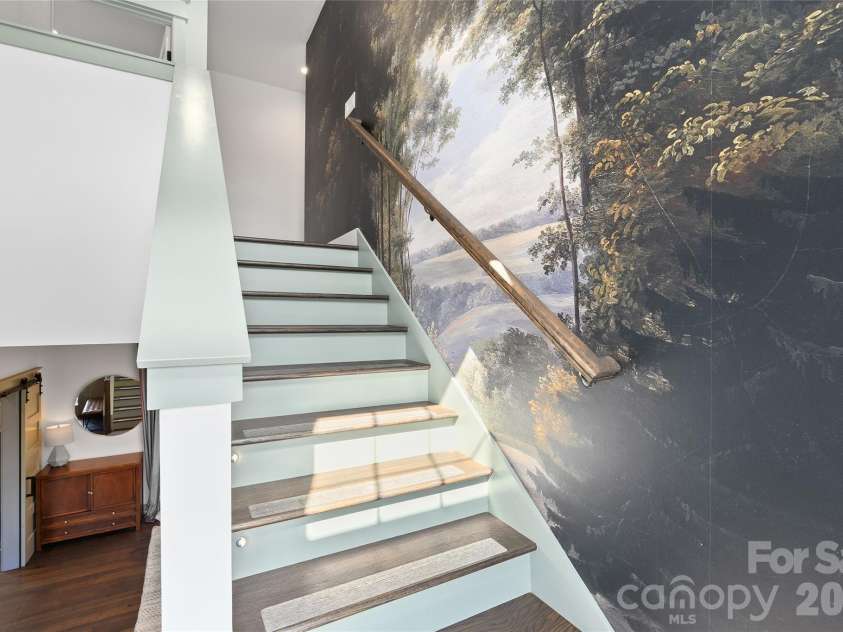 55 Acona Lane, Asheville, NC 28803.  MLS# CAR4421383, YatesRealty ID 38976. 