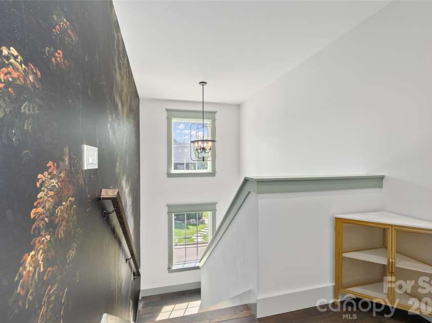 55 Acona Lane, Asheville, NC 28803.  MLS# CAR4421383, YatesRealty ID 38976. 