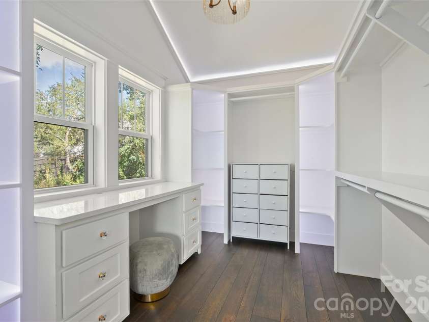 55 Acona Lane, Asheville, NC 28803.  MLS# CAR4421383, YatesRealty ID 38976. 