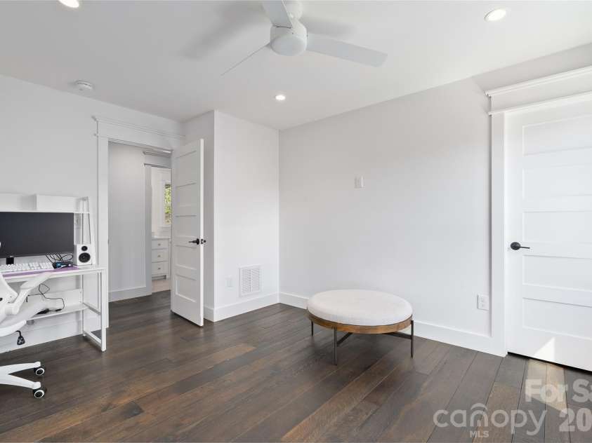 55 Acona Lane, Asheville, NC 28803.  MLS# CAR4421383, YatesRealty ID 38976. 
