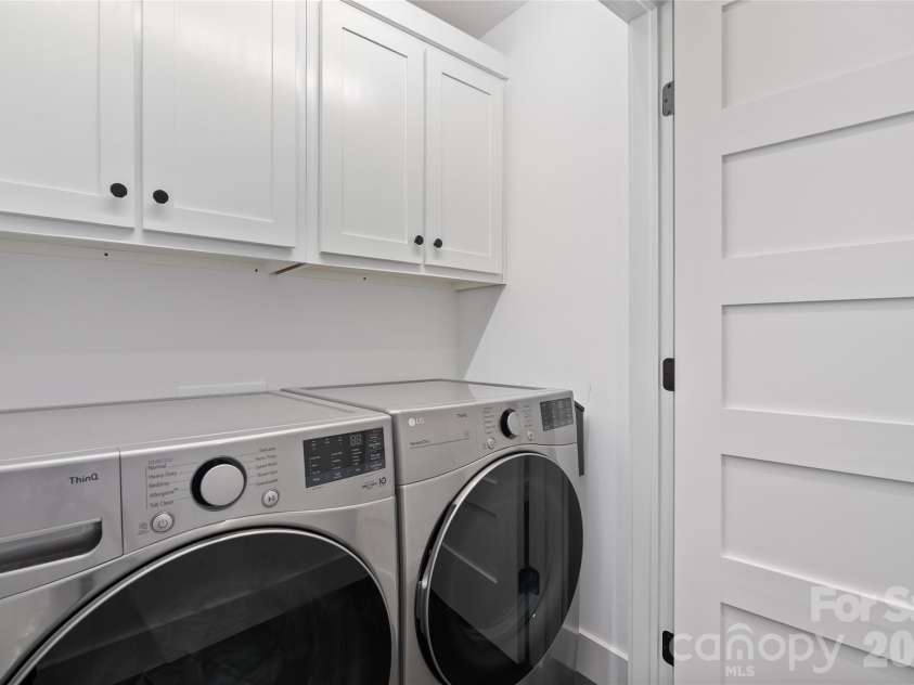 55 Acona Lane, Asheville, NC 28803.  MLS# CAR4421383, YatesRealty ID 38976. 