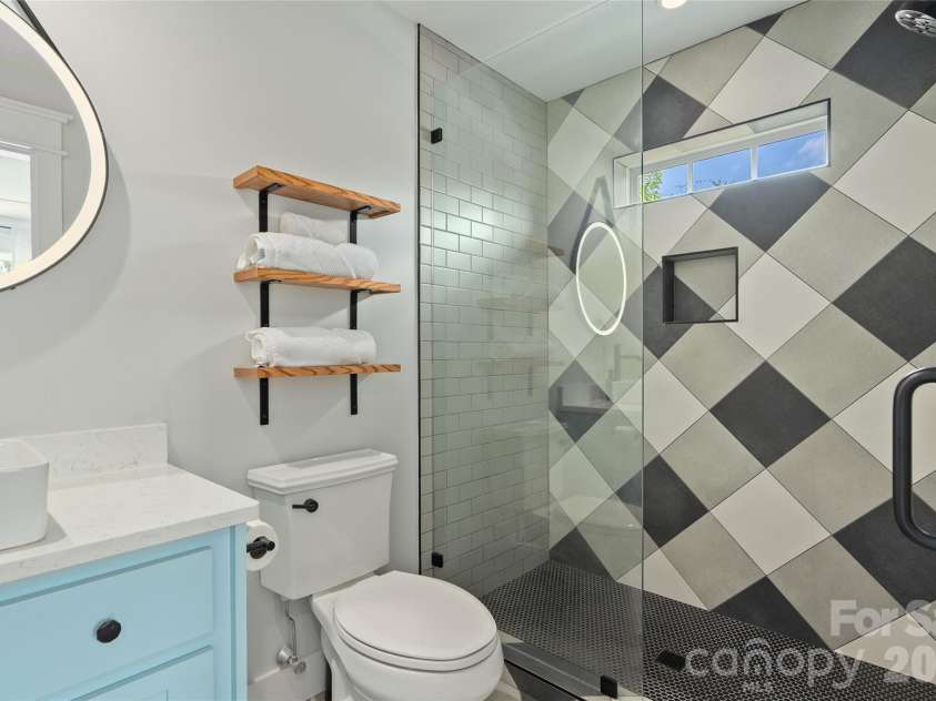 55 Acona Lane, Asheville, NC 28803.  MLS# CAR4421383, YatesRealty ID 38976. 