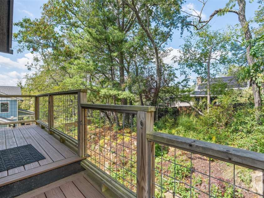 55 Acona Lane, Asheville, NC 28803.  MLS# CAR4421383, YatesRealty ID 38976. 