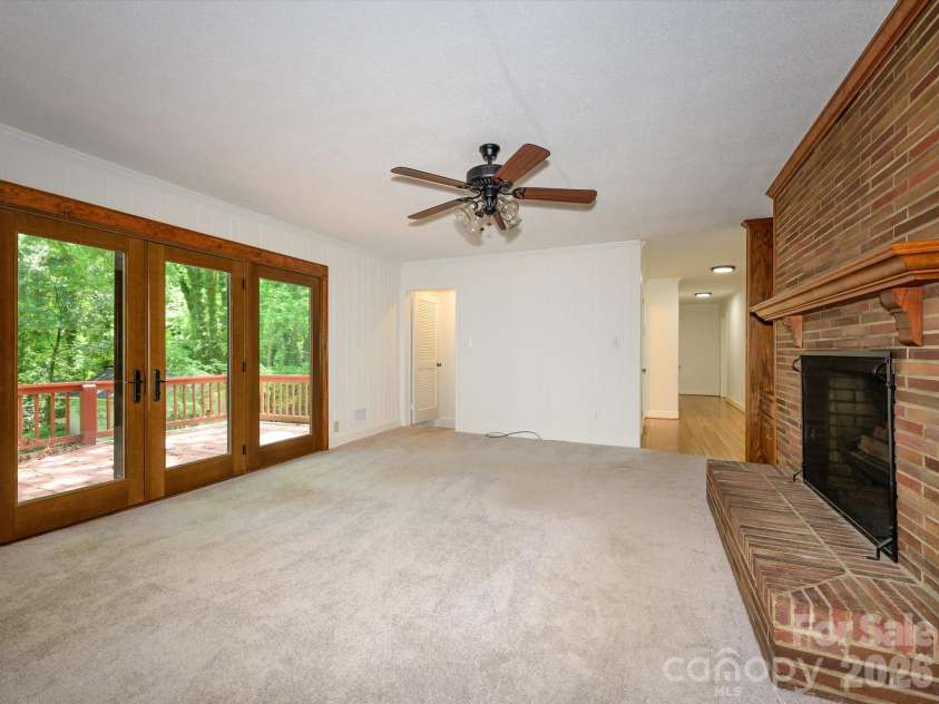 688 Grandview Drive, Concord, NC 28025.  MLS# CAR4405819, YatesRealty ID 38977. 