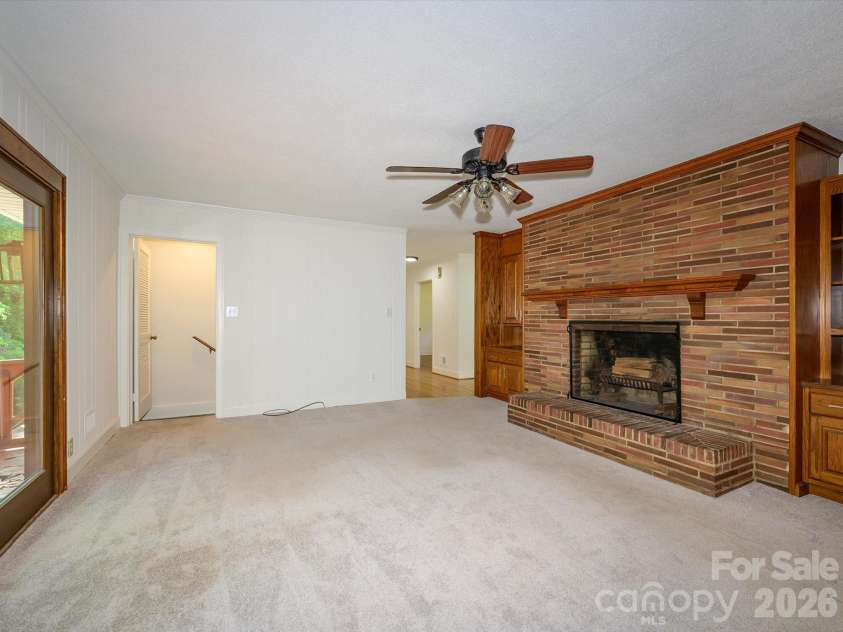 688 Grandview Drive, Concord, NC 28025.  MLS# CAR4405819, YatesRealty ID 38977. 