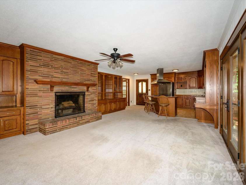 688 Grandview Drive, Concord, NC 28025.  MLS# CAR4405819, YatesRealty ID 38977. 