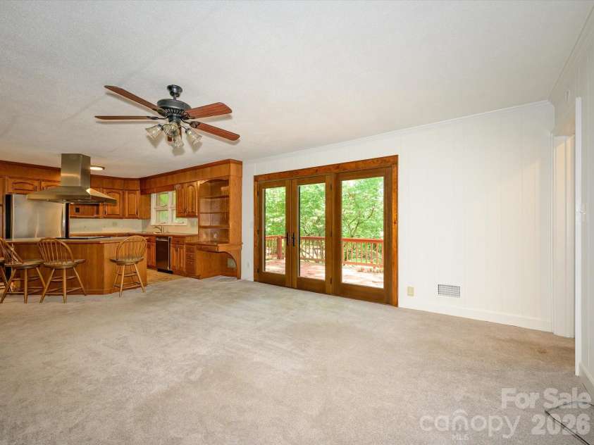 688 Grandview Drive, Concord, NC 28025.  MLS# CAR4405819, YatesRealty ID 38977. 