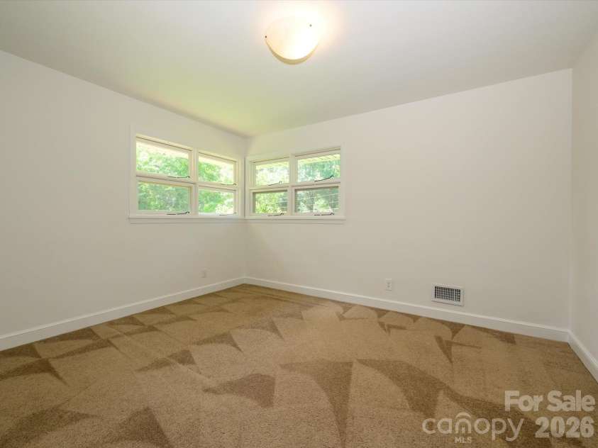 688 Grandview Drive, Concord, NC 28025.  MLS# CAR4405819, YatesRealty ID 38977. 