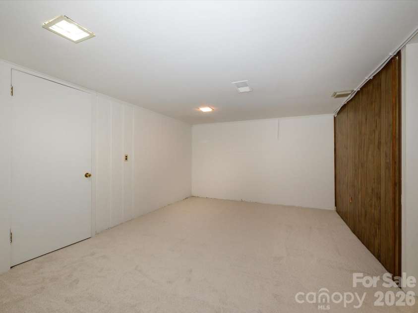 688 Grandview Drive, Concord, NC 28025.  MLS# CAR4405819, YatesRealty ID 38977. 