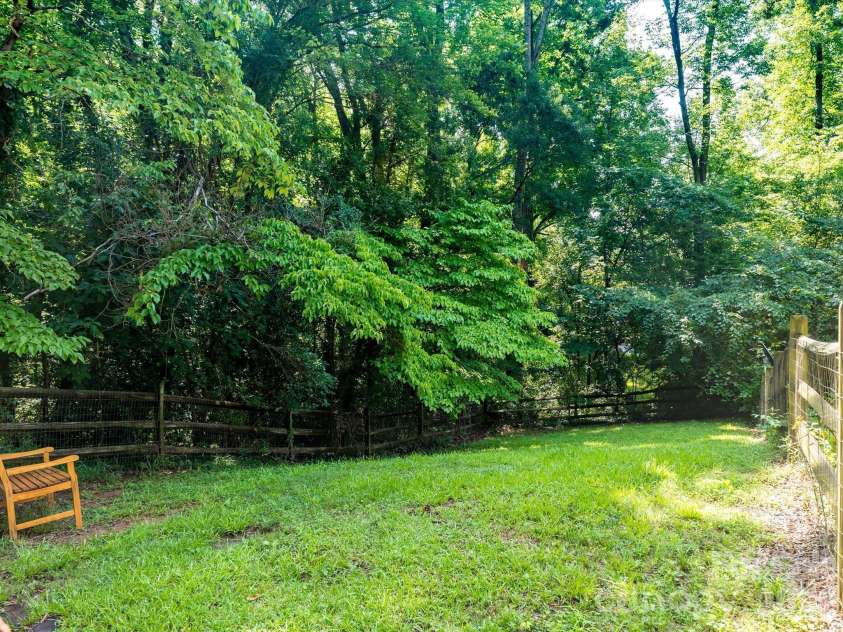 688 Grandview Drive, Concord, NC 28025.  MLS# CAR4405819, YatesRealty ID 38977. 
