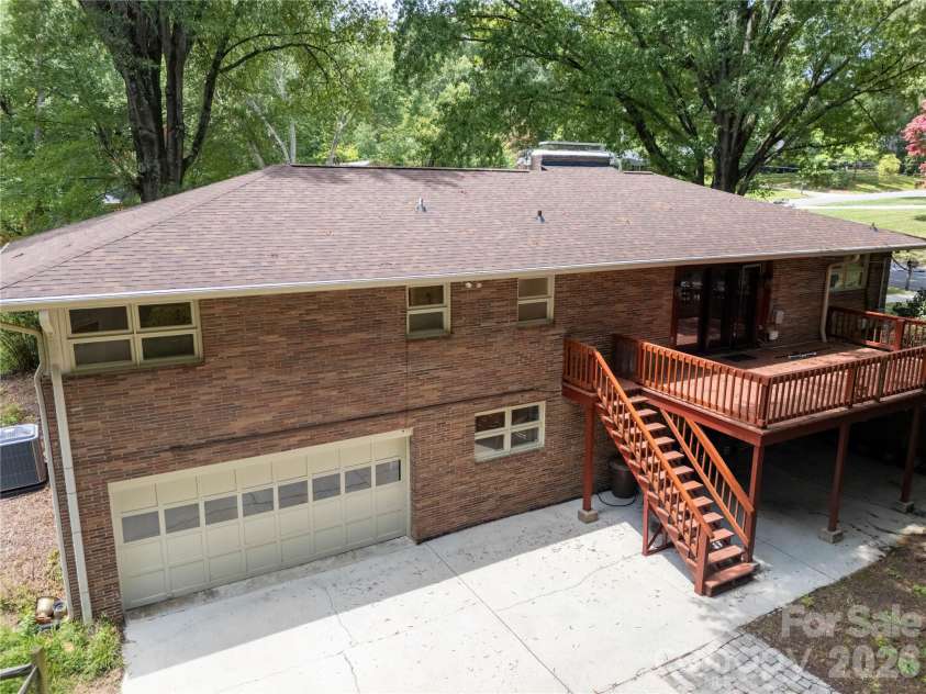 688 Grandview Drive, Concord, NC 28025.  MLS# CAR4405819, YatesRealty ID 38977. 