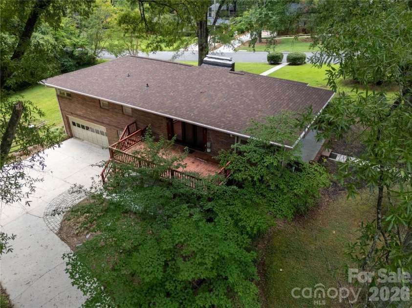 688 Grandview Drive, Concord, NC 28025.  MLS# CAR4405819, YatesRealty ID 38977. 