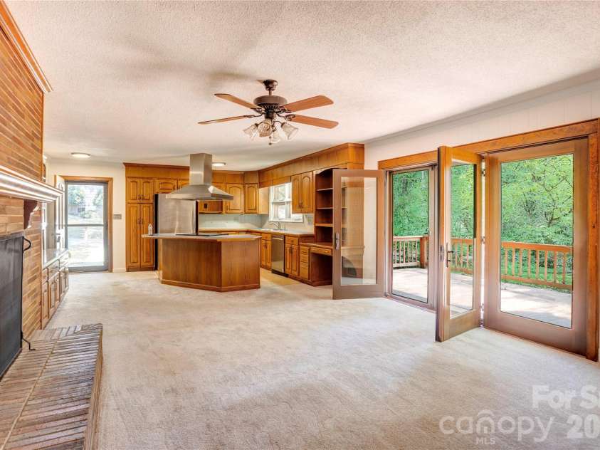 688 Grandview Drive, Concord, NC 28025.  MLS# CAR4433877, YatesRealty ID 38977. Beautiful outdoor area flow