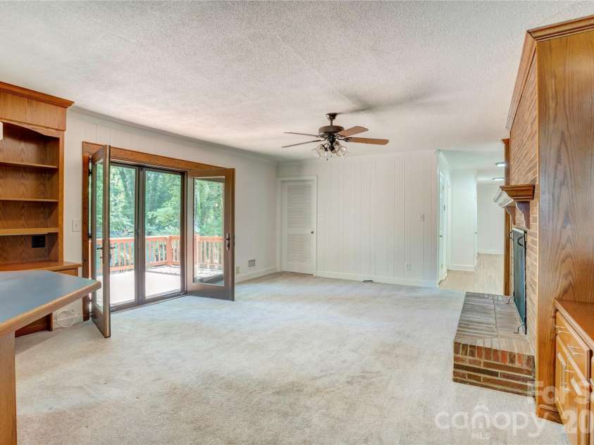 688 Grandview Drive, Concord, NC 28025.  MLS# CAR4433877, YatesRealty ID 38977. Den area off kitchen