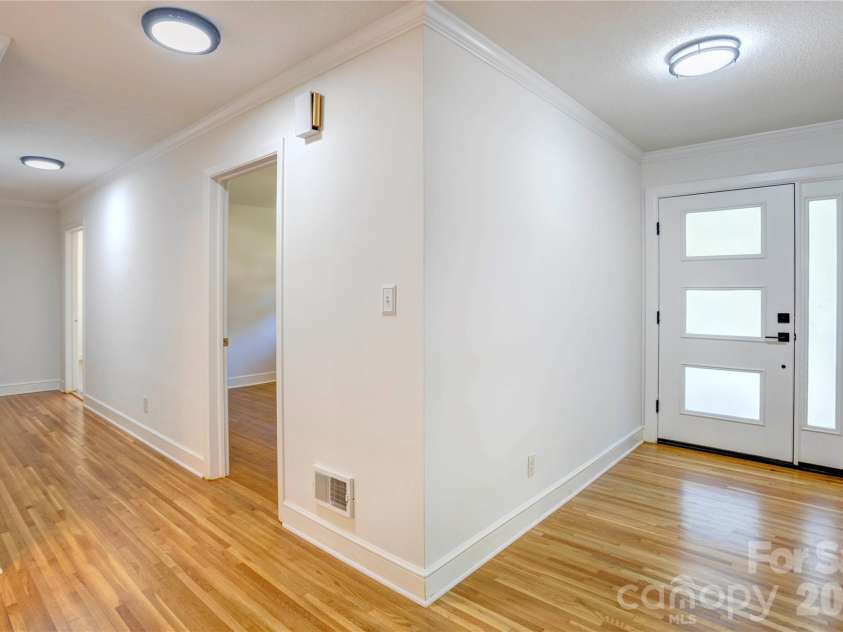 688 Grandview Drive, Concord, NC 28025.  MLS# CAR4433877, YatesRealty ID 38977. Front entry