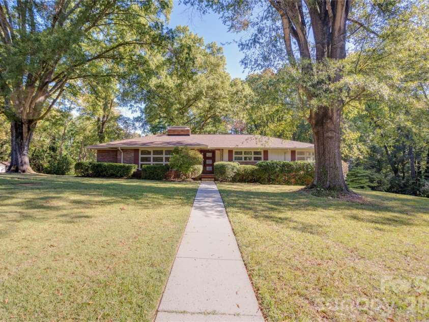 688 Grandview Drive, Concord, NC 28025.  MLS# CAR4433877, YatesRealty ID 38977. Over 1 acre - corner lot