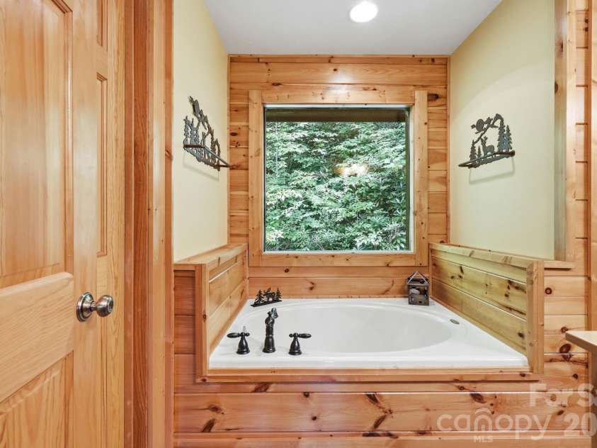 588 Tawodi Trail, Maggie Valley, NC 28751.  MLS# CAR4401674, YatesRealty ID 38978. 