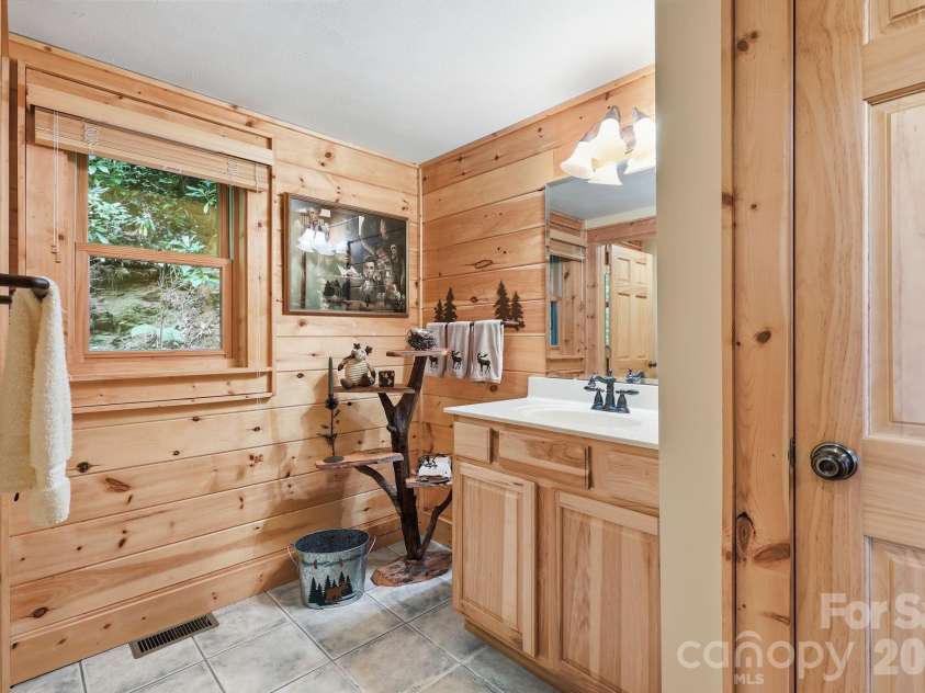 588 Tawodi Trail, Maggie Valley, NC 28751.  MLS# CAR4401674, YatesRealty ID 38978. 
