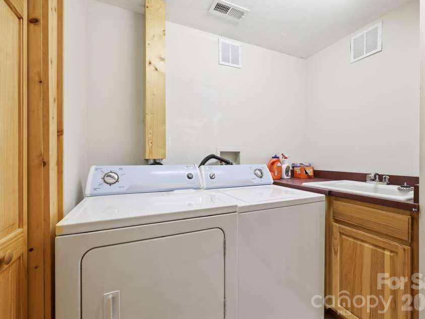 588 Tawodi Trail, Maggie Valley, NC 28751.  MLS# CAR4401674, YatesRealty ID 38978. 