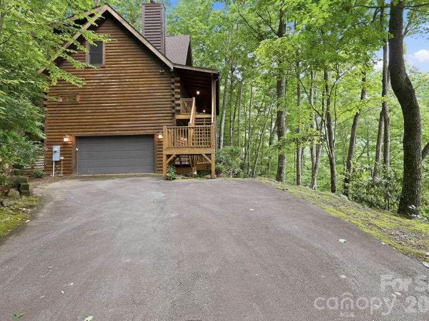 588 Tawodi Trail, Maggie Valley, NC 28751.  MLS# CAR4401674, YatesRealty ID 38978. 