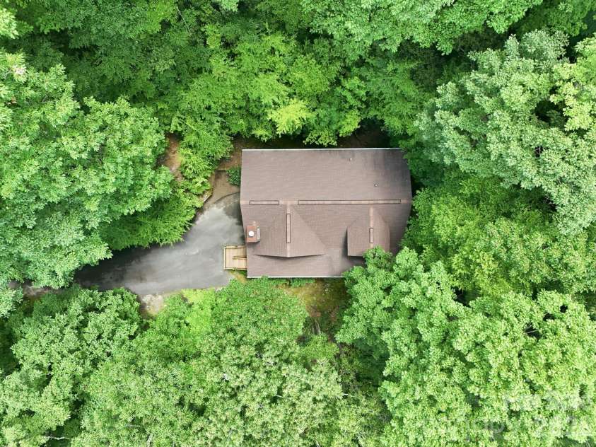 588 Tawodi Trail, Maggie Valley, NC 28751.  MLS# CAR4401674, YatesRealty ID 38978. 