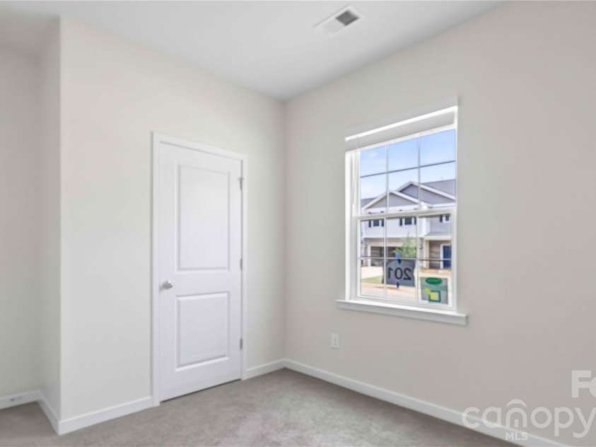663 13th Avenue Drive, Hickory, NC 28601.  MLS# CAR4366548, YatesRealty ID 38979. 