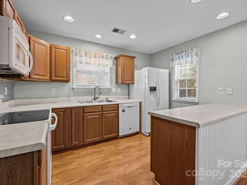 13648 Meade Glen Court, Charlotte, NC 28273.  MLS# CAR4303229, YatesRealty ID 3898. 