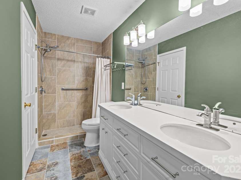 13648 Meade Glen Court, Charlotte, NC 28273.  MLS# CAR4303229, YatesRealty ID 3898. 