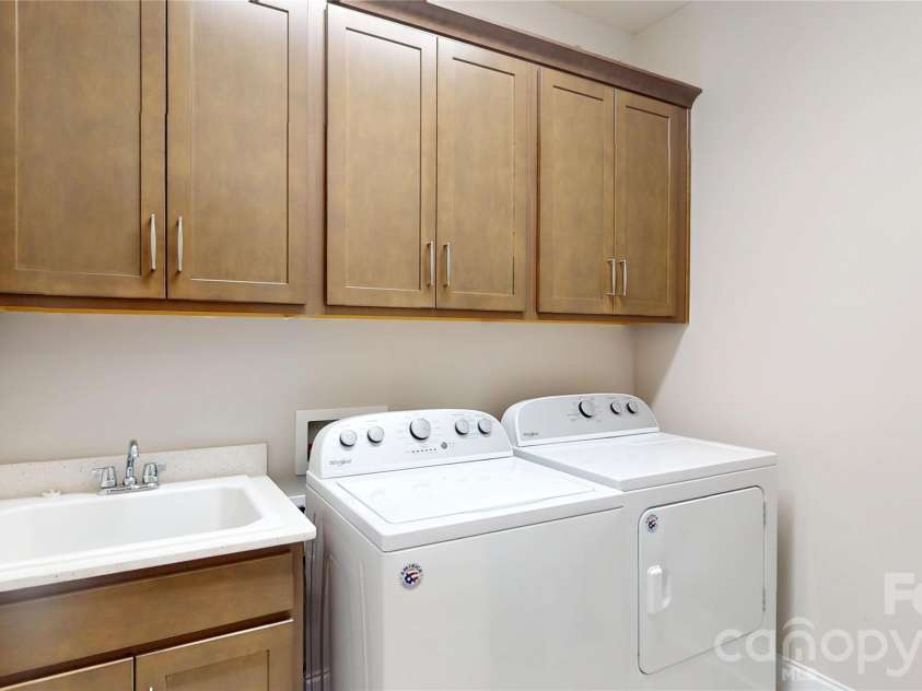 15024 Clear Sky Lane, Charlotte, NC 28277.  MLS# CAR4389195, YatesRealty ID 38982. 